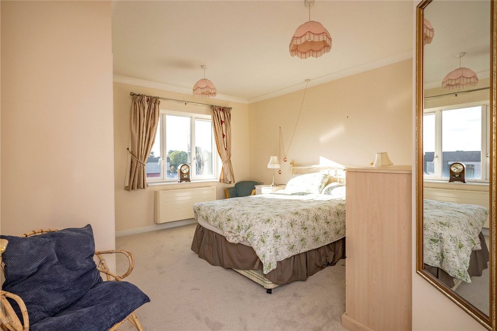 Property photo 3 of 11 Picture No. 01