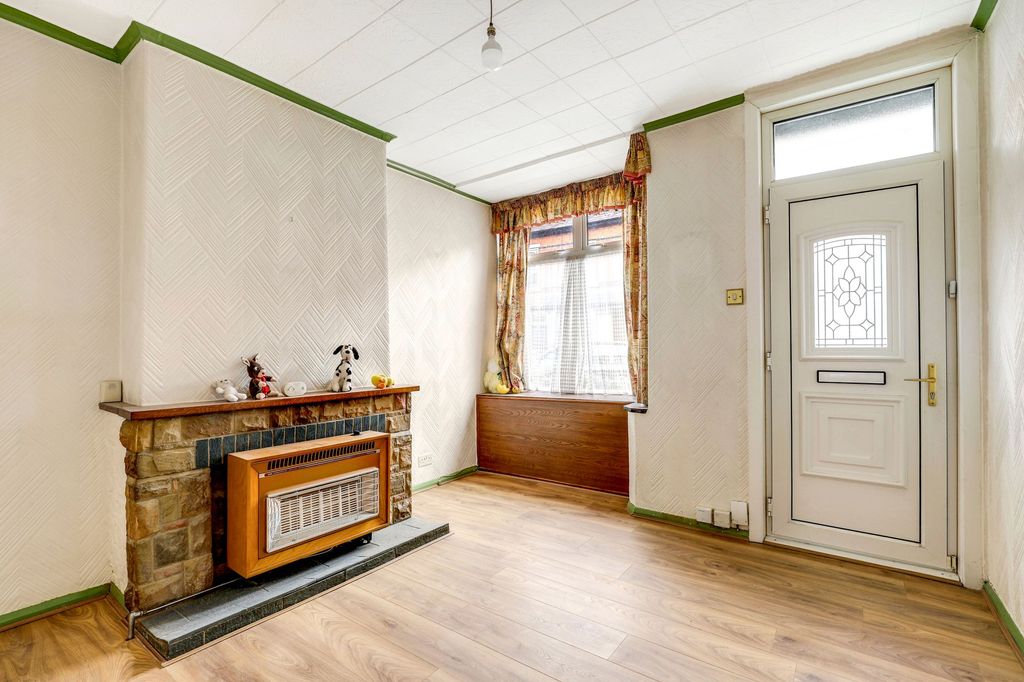 Property photo 2 of 13