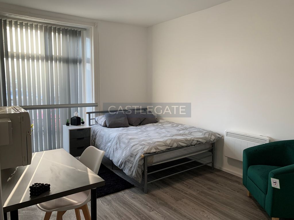 Property photo 2 of 4 Room 1, 32 Manchester Road, Huddersfield, HD1 3Hj (1)