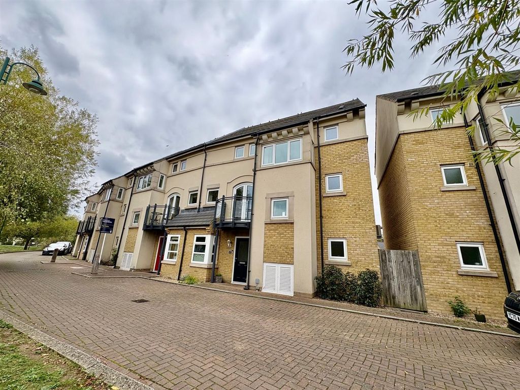 Property photo 1 of 26