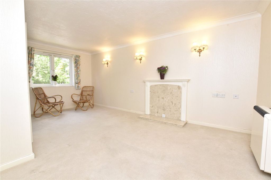 Property photo 3 of 16 Picture No. 12