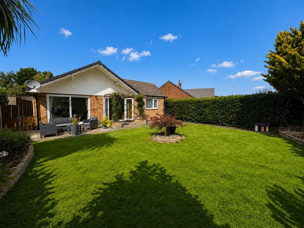 Property photo 1 of 17 Garden