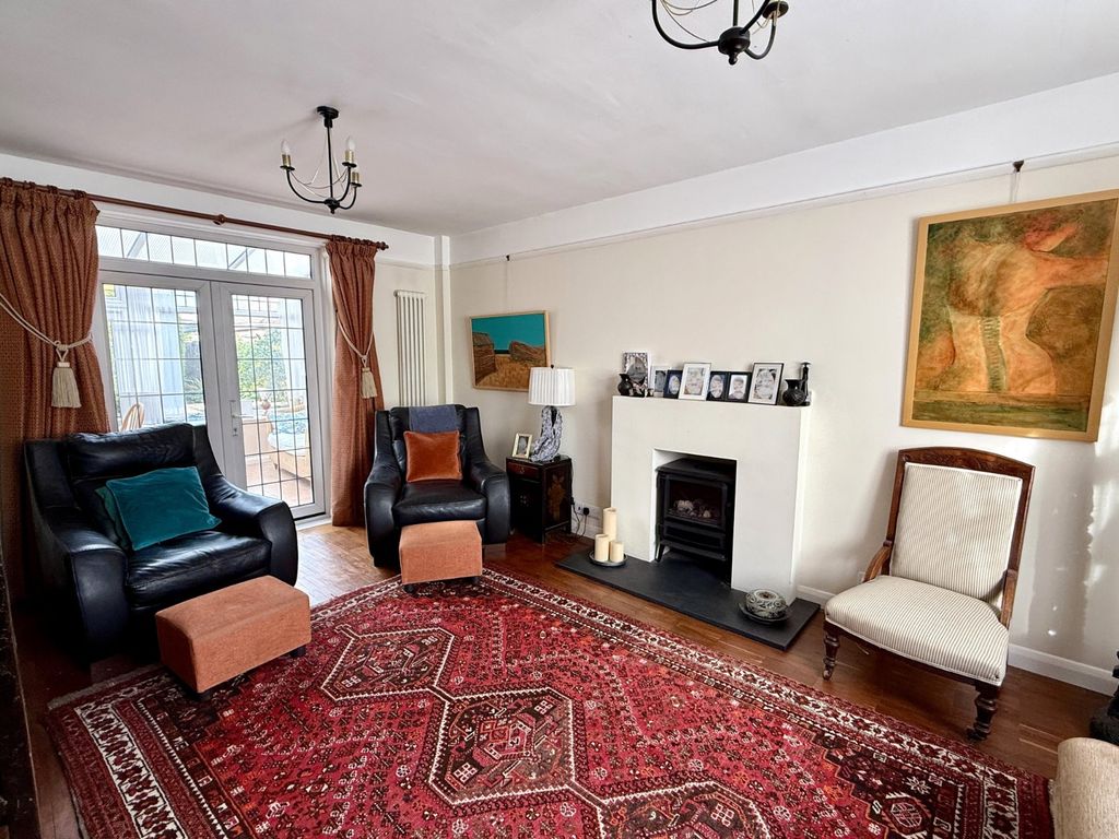 Property photo 2 of 19 Picture No. 25