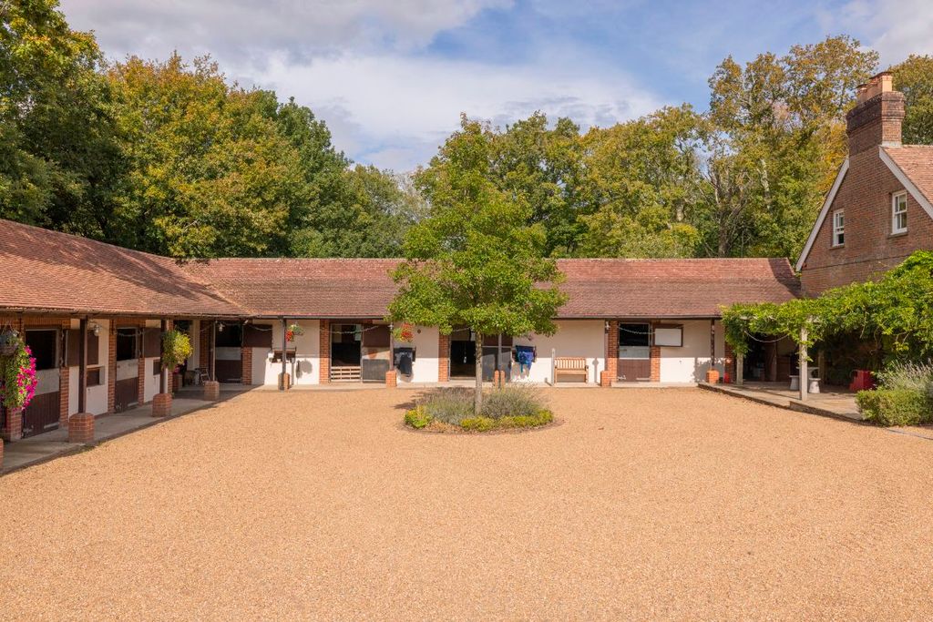 Property photo 1 of 34