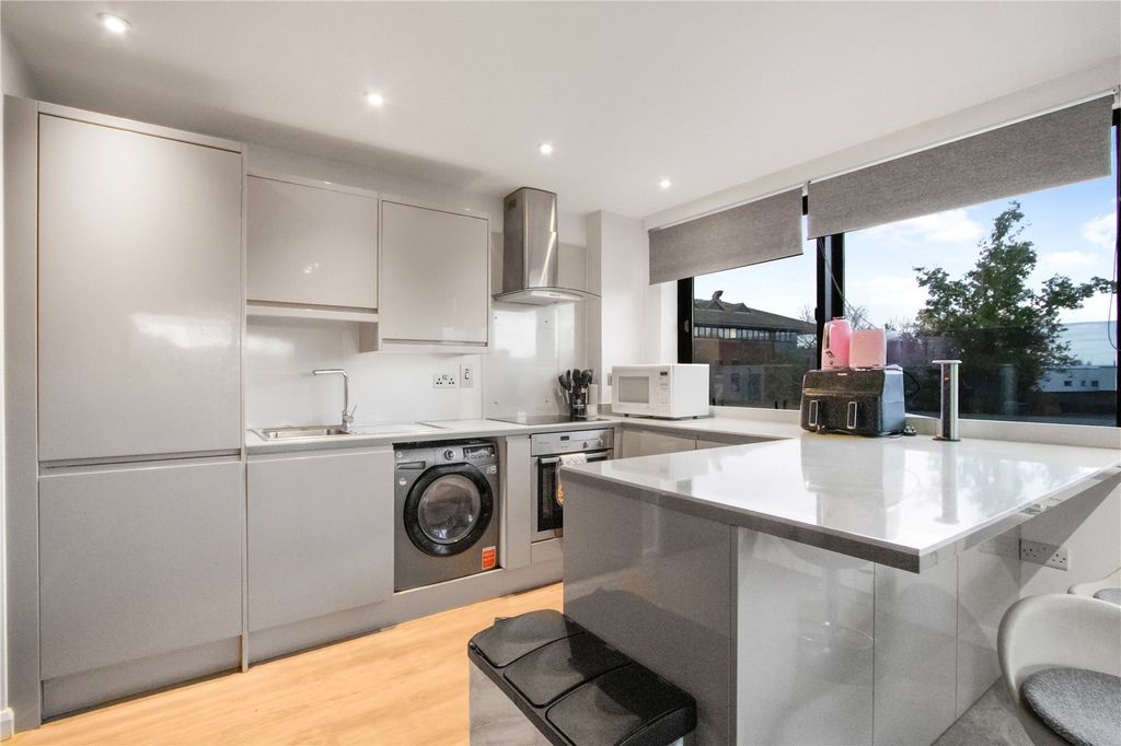 Property photo 1 of 8 Picture No. 06