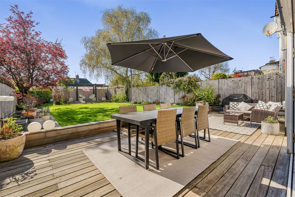 Property photo 2 of 39