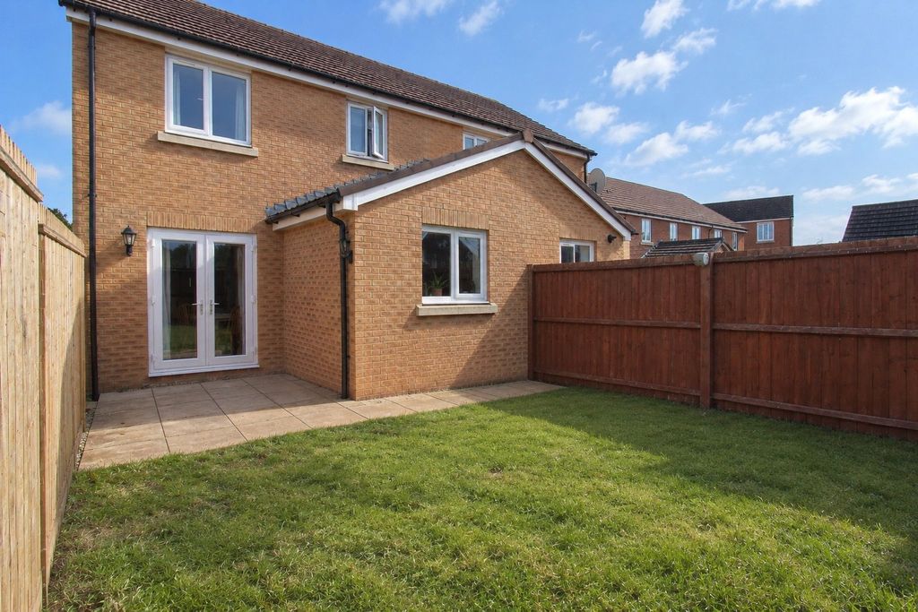 Property photo 2 of 17 Picture No. 16