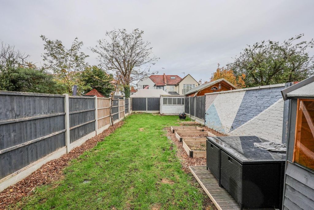 Property photo 3 of 23