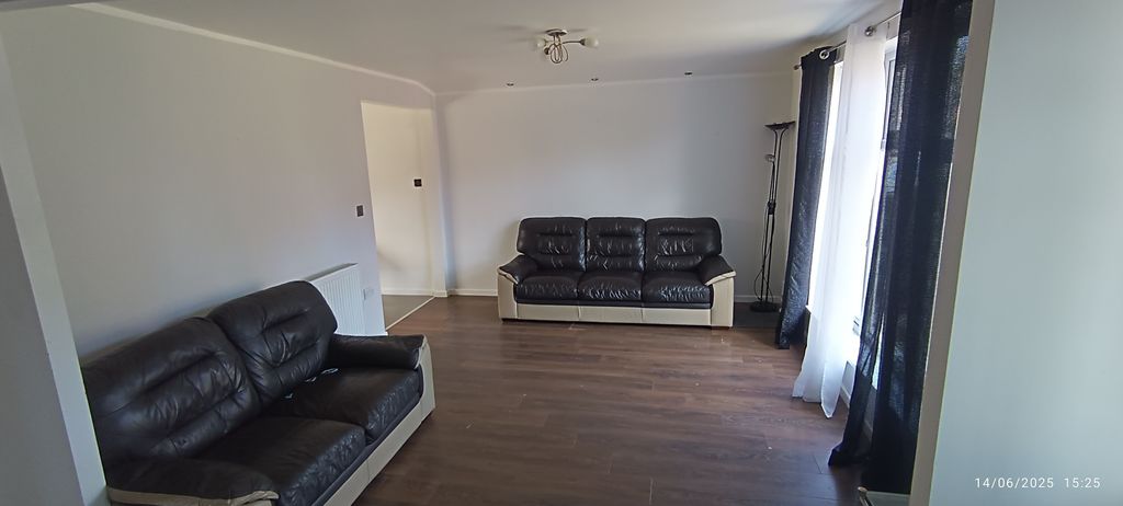 Property photo 3 of 26