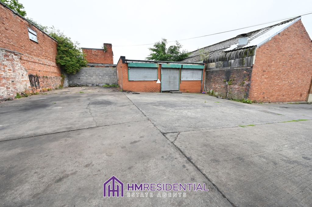Property photo 1 of 7 Office With Land To Rent On Elswick Road