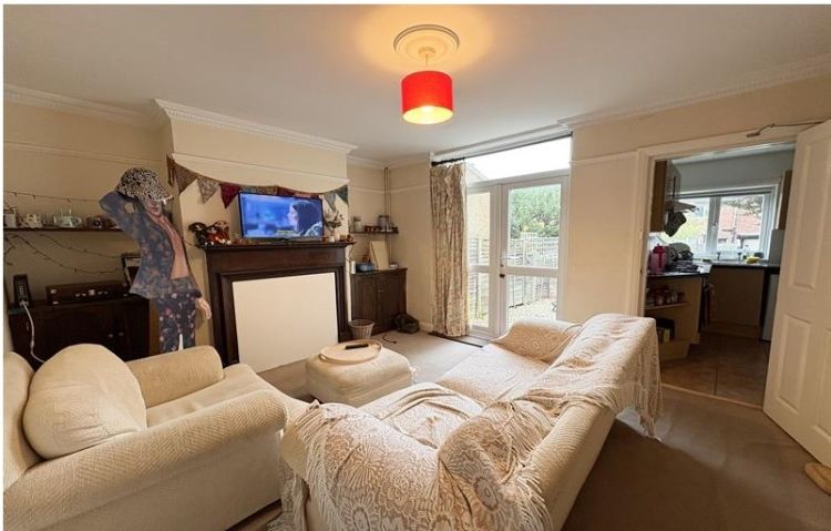 Property photo 1 of 10 Lounge