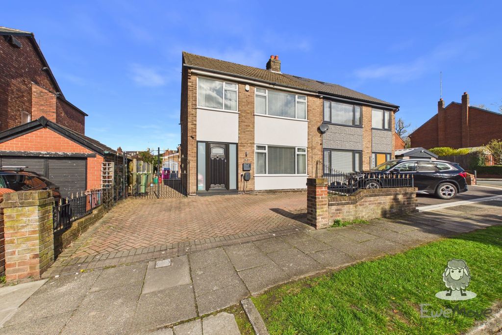 Property photo 2 of 11 Ewemove - Swinburne Road