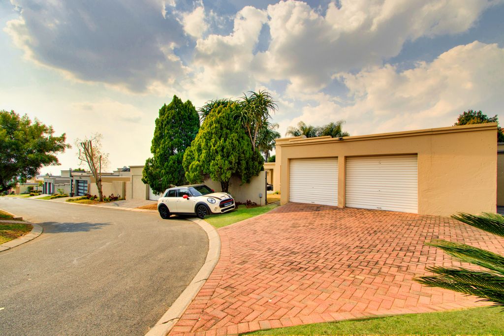 Property photo 2 of 24