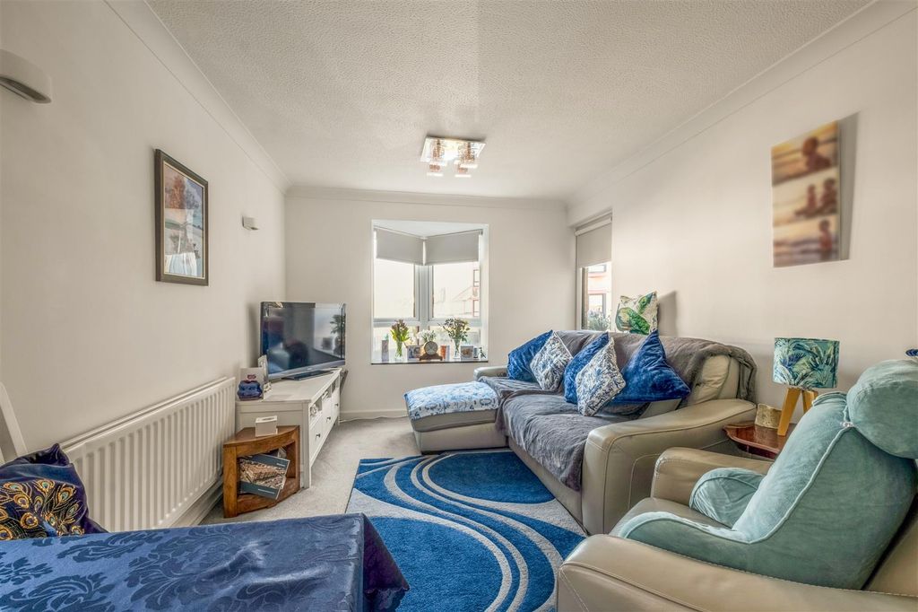 Property photo 2 of 18 17 Saxon Court-4.Jpg