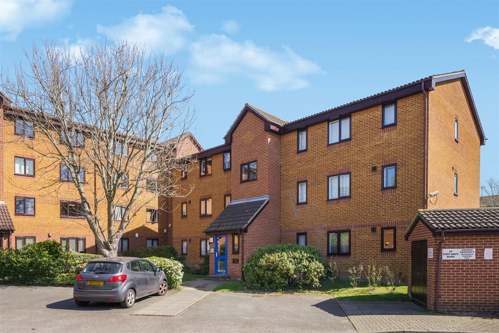 Property photo 2 of 10 Flat 22, Mcmillan Court - Yszvz1Uqkz70Pdabflre.Jpg