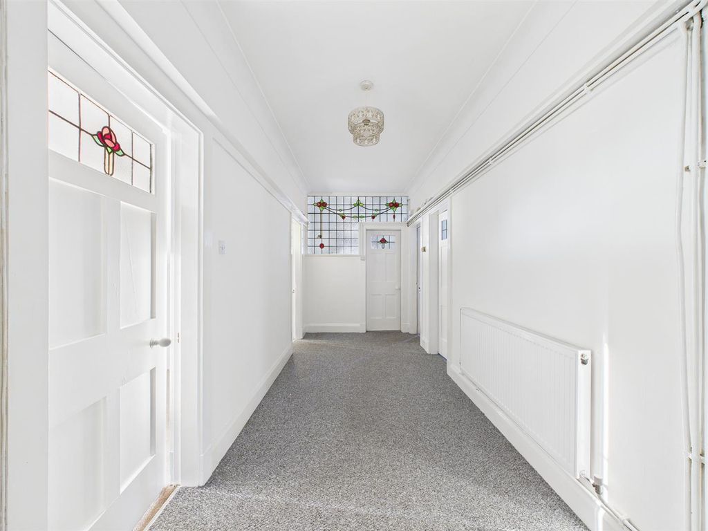 Property photo 2 of 10 Cam03844G0-Pr0349-Still001.Jpg