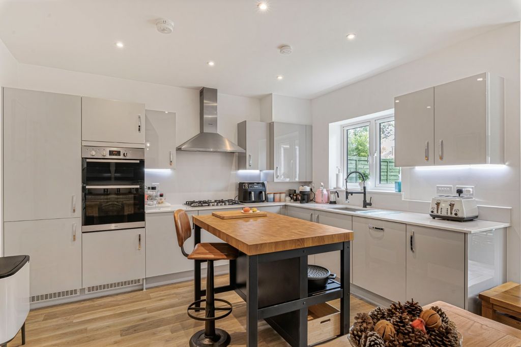 Property photo 3 of 27 Picture No. 22