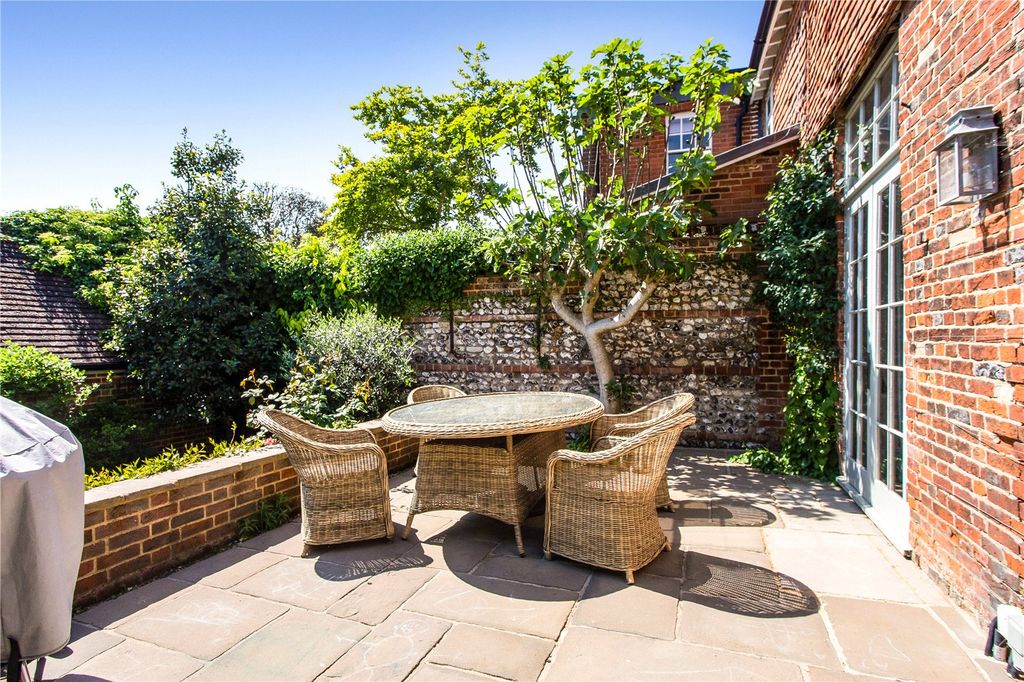 Property photo 2 of 15 Terrace