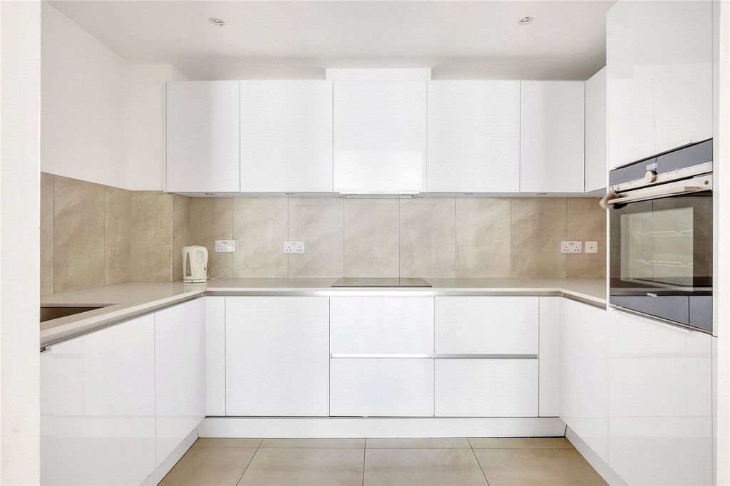 Property photo 2 of 27 Picture No. 26