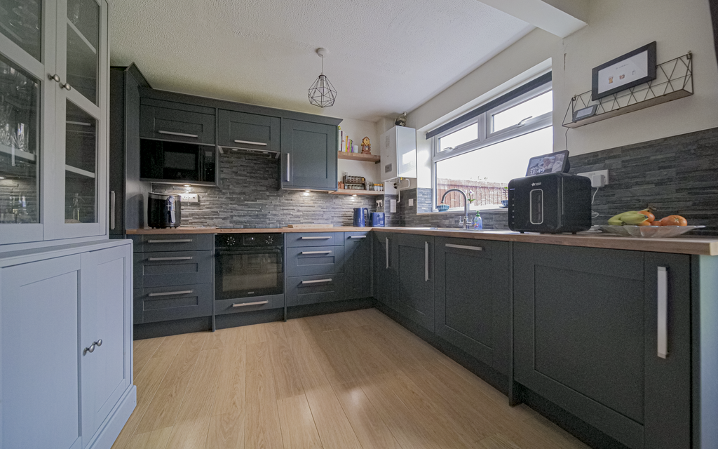 Property photo 3 of 13 P1065130.Png