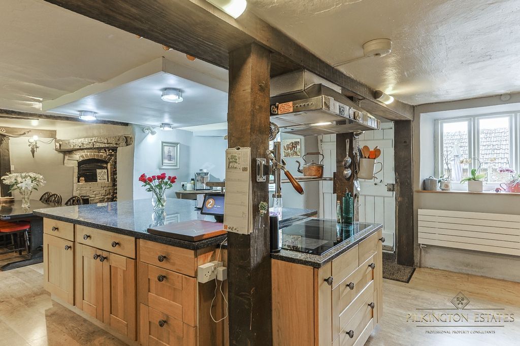 Property photo 3 of 36 4602243