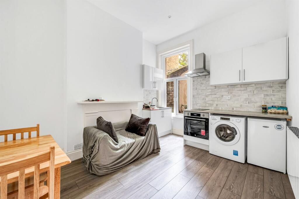 Property photo 2 of 8 8Ffda4Ef5A7Edf401d85165E99c9E268.Jpeg
