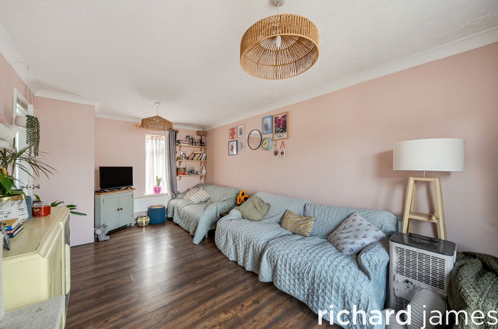 Property photo 2 of 11 8074527d59E34Eb48374A7Da4c110d78