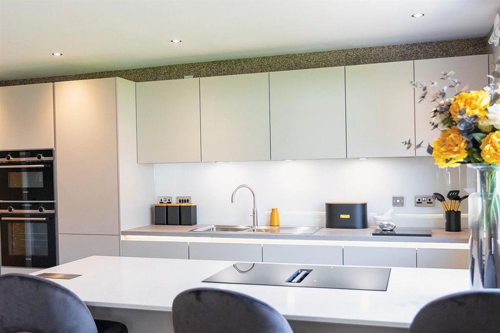 Property photo 2 of 9 P34-Og-Kitchen-For-Osborne.Jpg