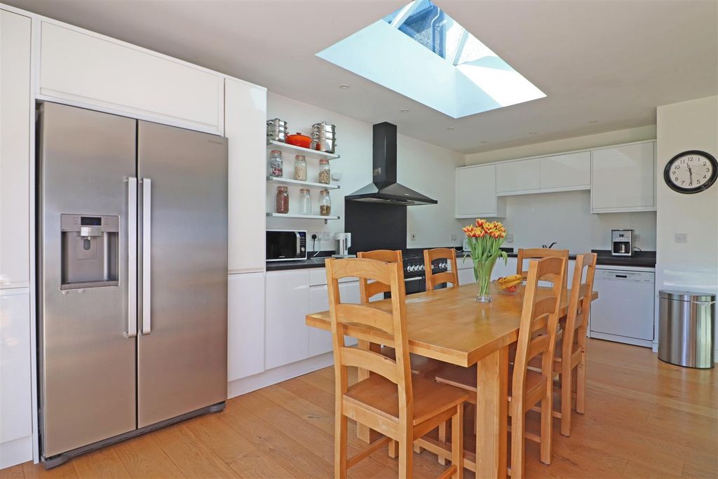 Property photo 3 of 22