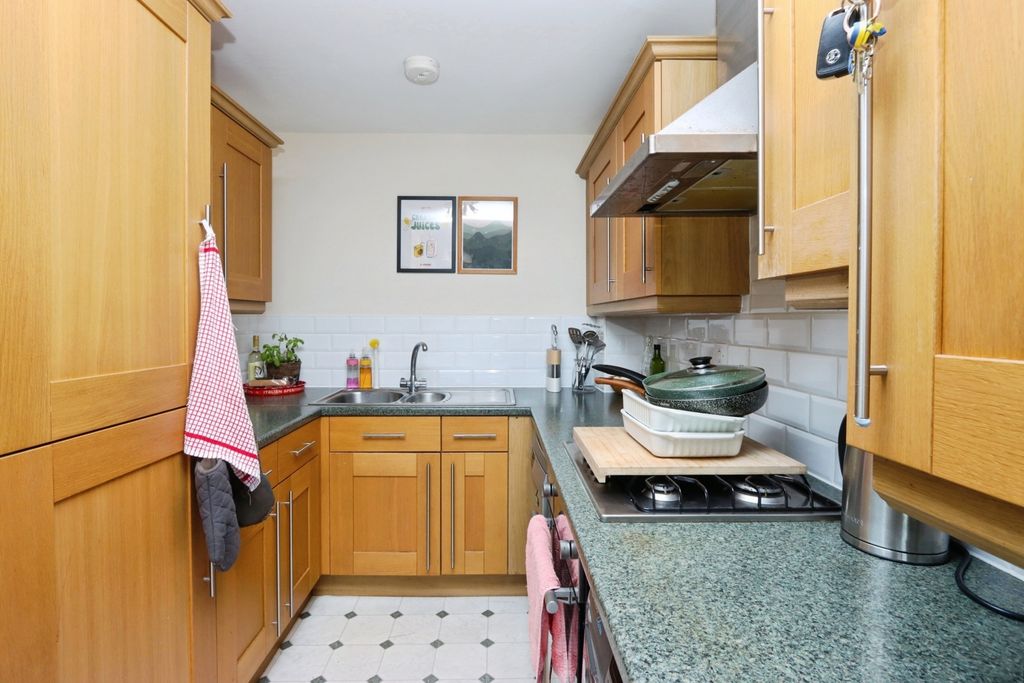 Property photo 3 of 14 Kitchen