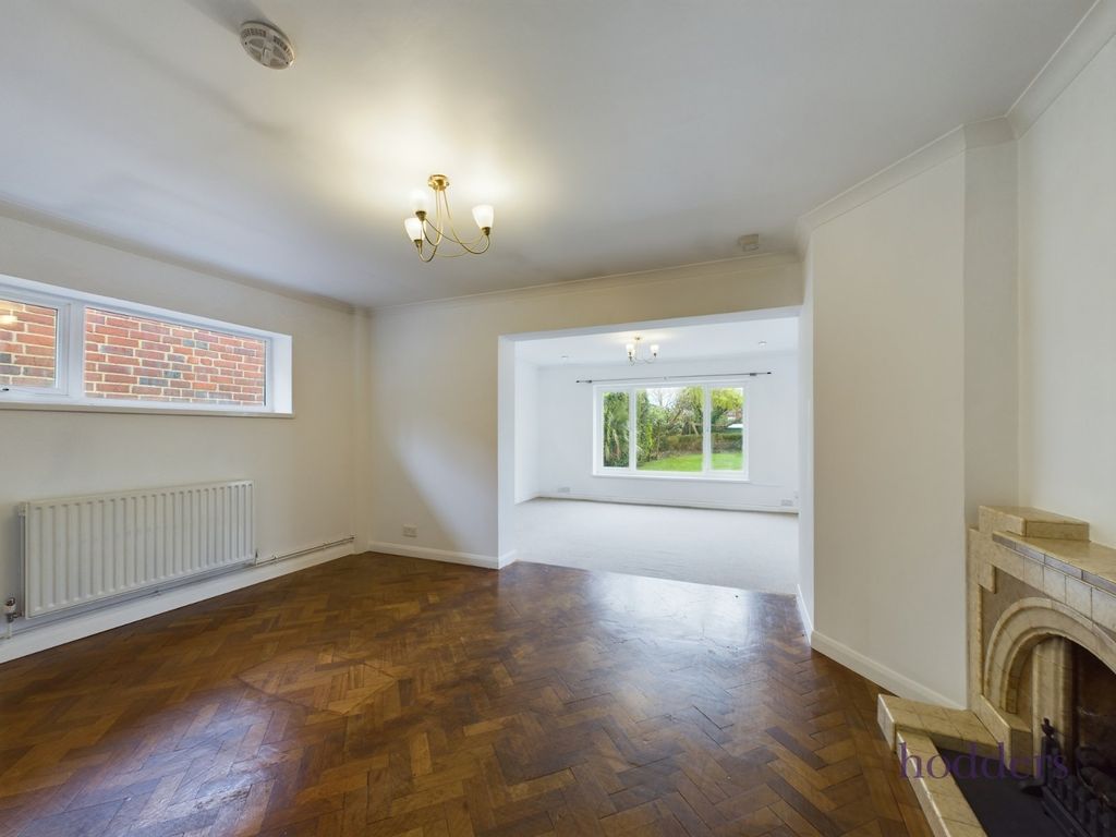 Property photo 2 of 42 Picture No. 14