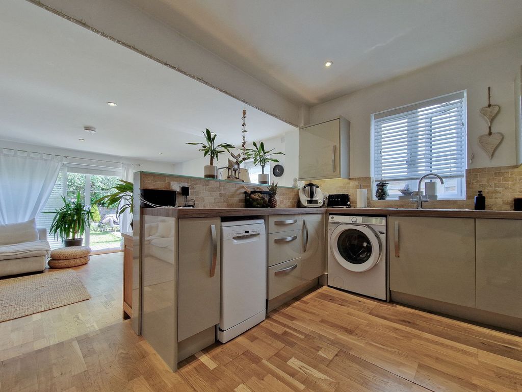 Property photo 2 of 26
