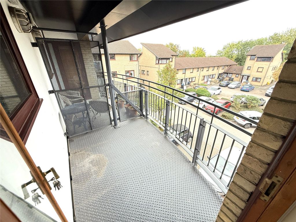 Property photo 3 of 8 Picture No. 01