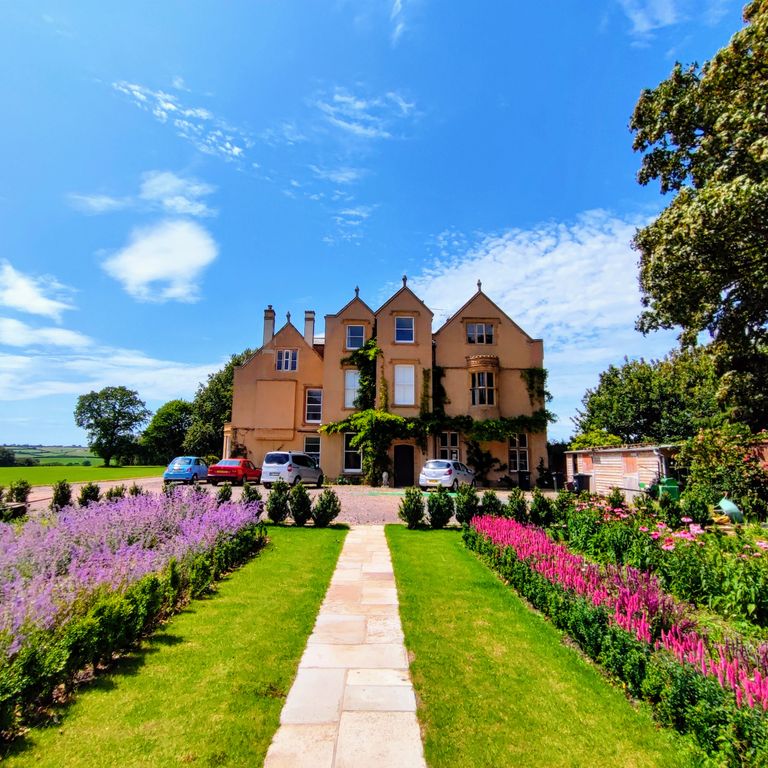 Property photo 1 of 13 Image