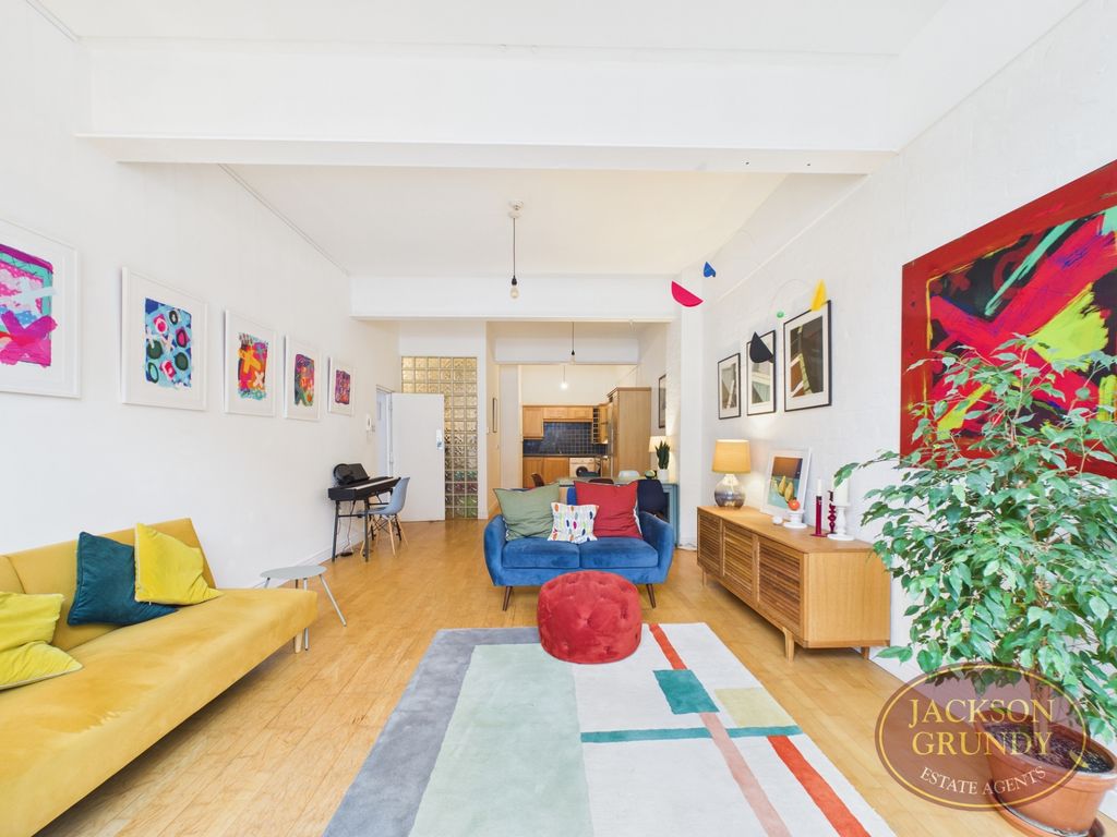 Property photo 3 of 11 Roe Road