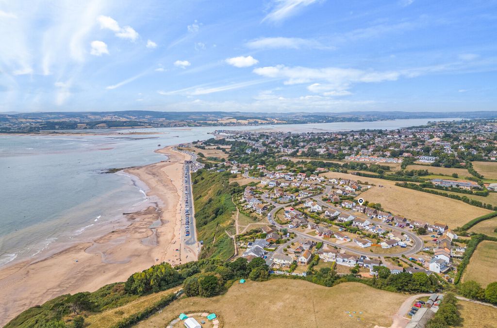 Property photo 3 of 26 Exmouth Beach