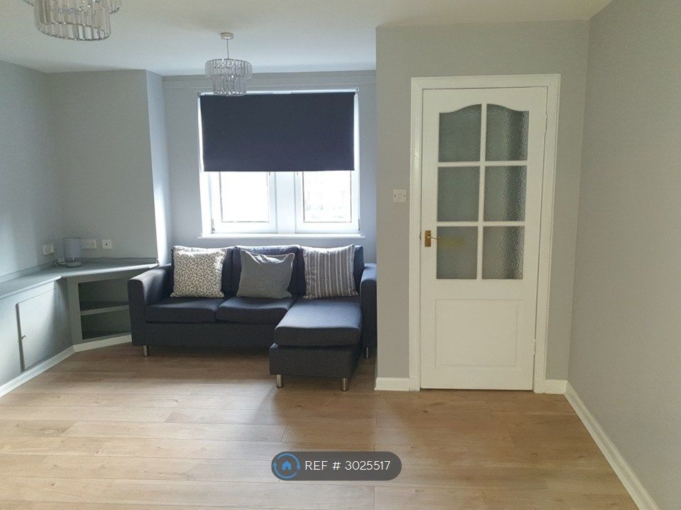 Property photo 3 of 15 Sitting Room