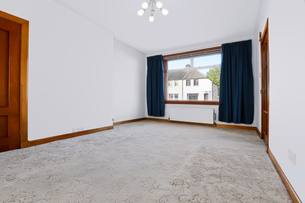 Property photo 3 of 27
