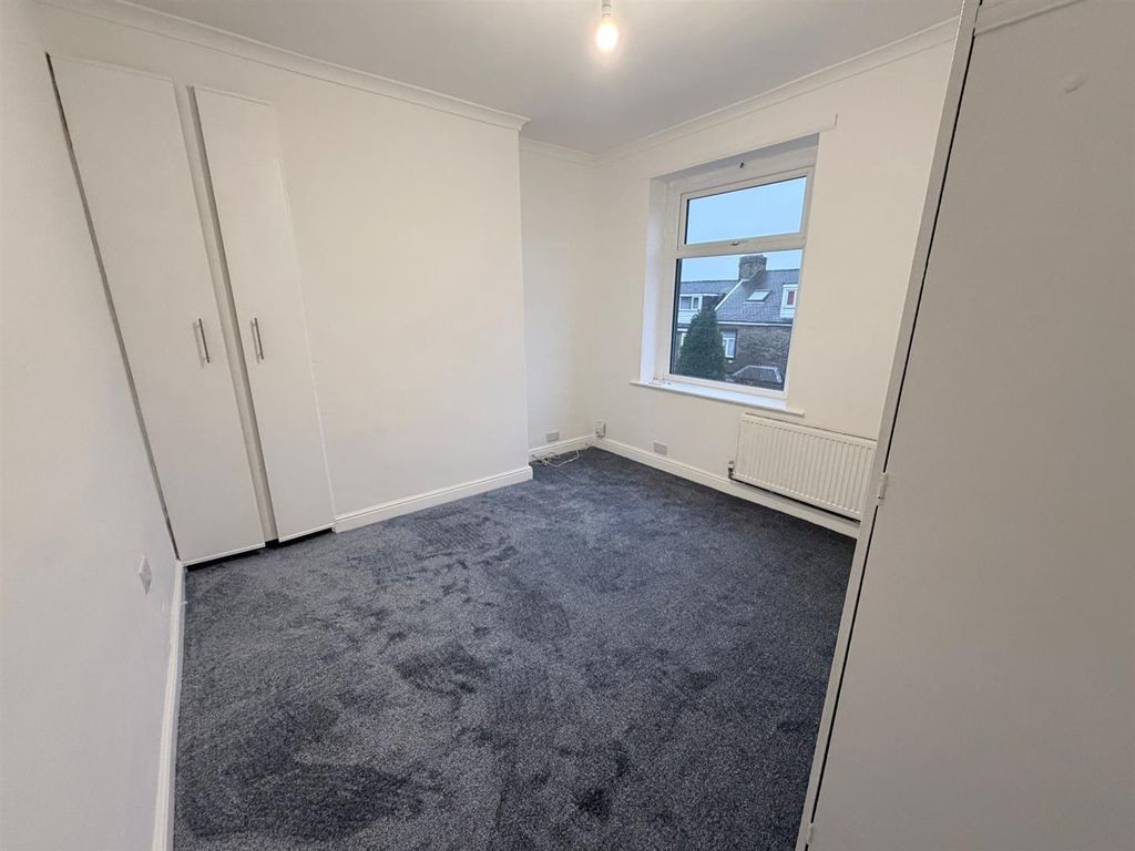 Property photo 2 of 28