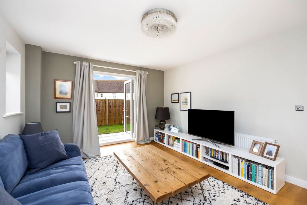 Property photo 3 of 23 Living Room