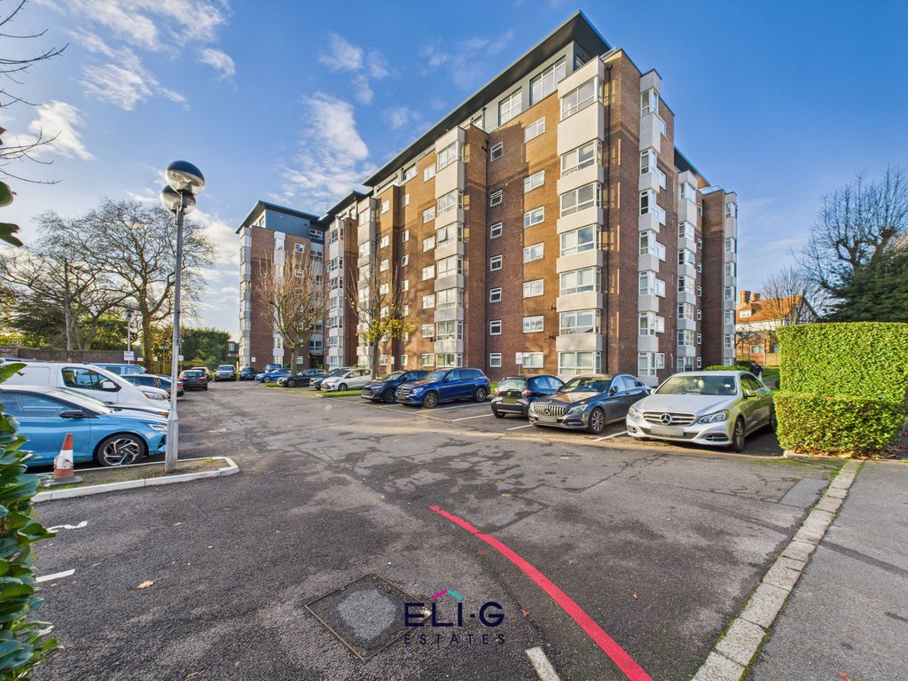 Property photo 1 of 7 2 Bed Flat To Rent Raffles House, London Nw4