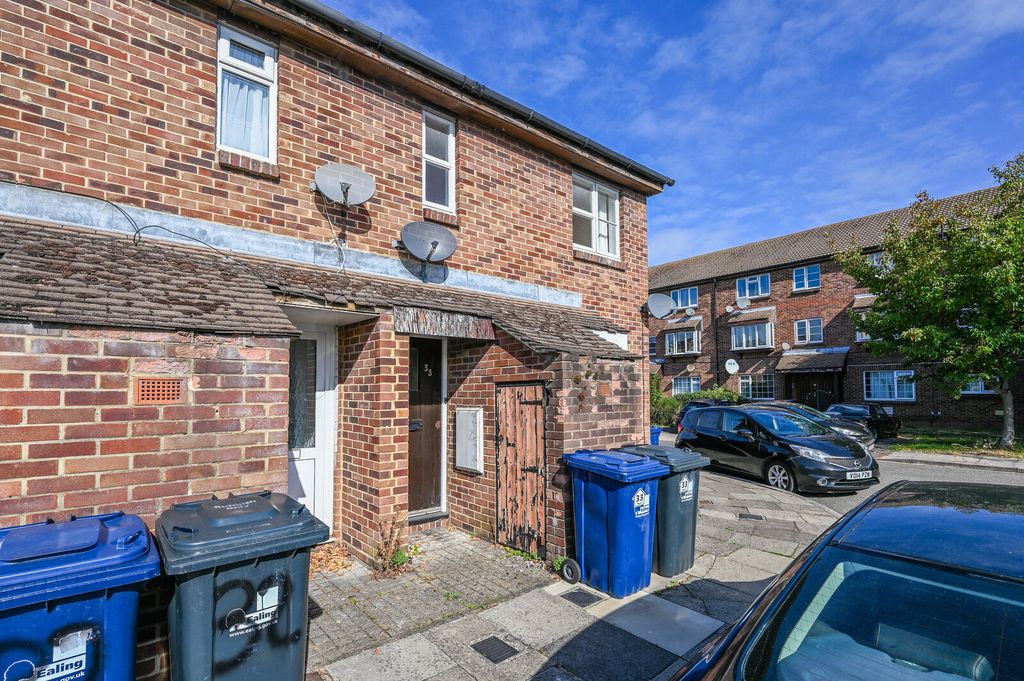 Property photo 2 of 8