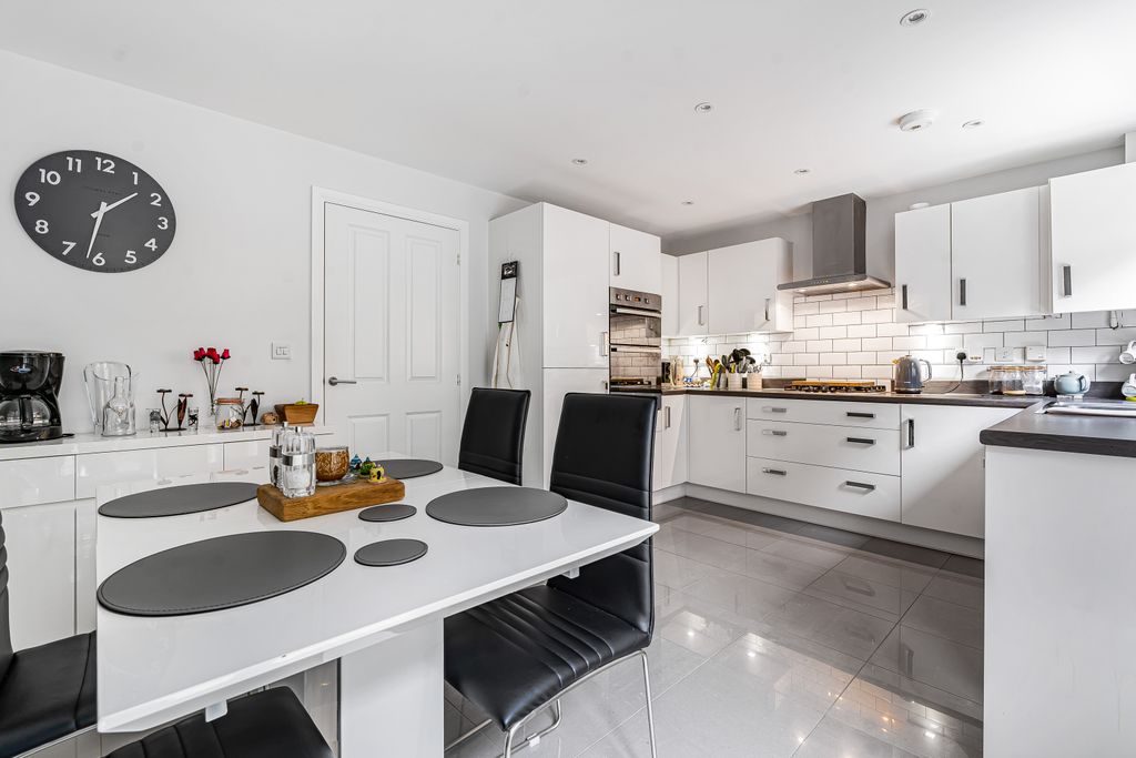 Property photo 2 of 20 Kitchen Dining