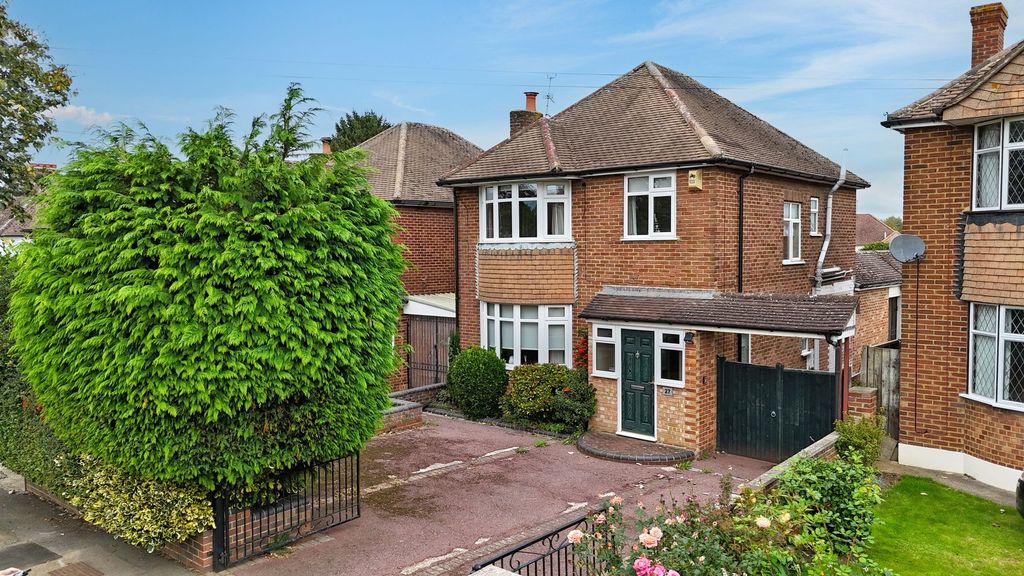 Property photo 2 of 11