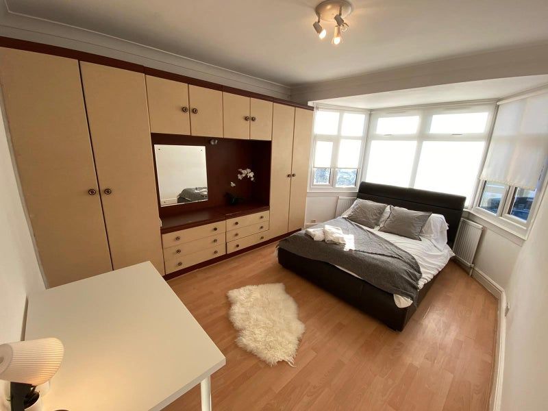 Property photo 1 of 15 Room 4- £750 Available 01/09/2026