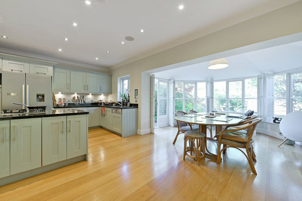 Property photo 2 of 14 Dining/Kitchen