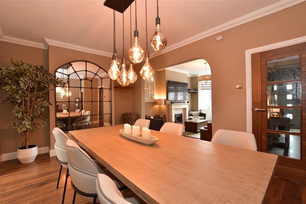 Property photo 3 of 20 Dining Area