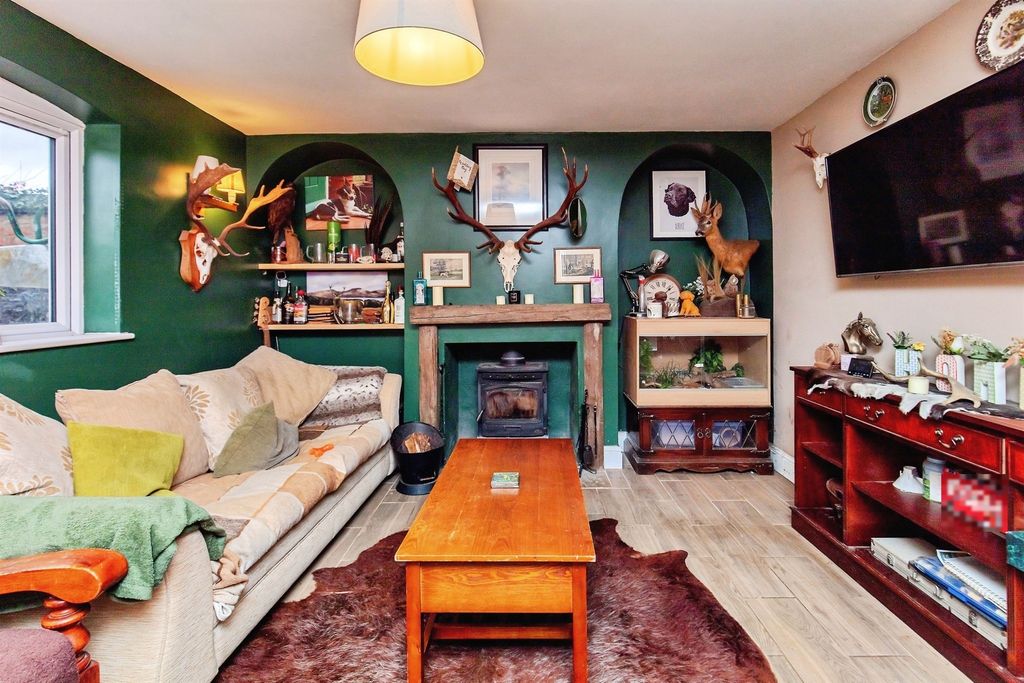 Property photo 2 of 17