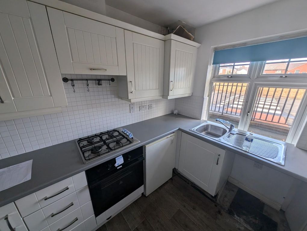 Property photo 2 of 7 Kitchen