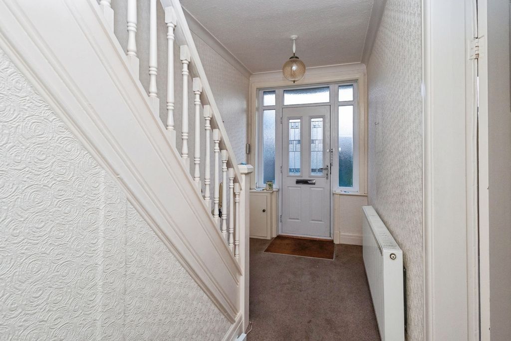 Property photo 2 of 20 Pbox-Img.Jpg